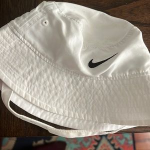 Like new infant Nike sun hat
